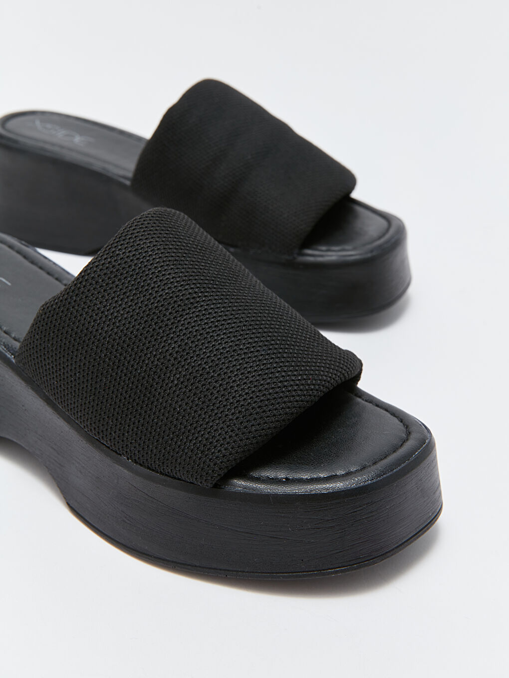 Chaussons à bande unique pour Femmes-2