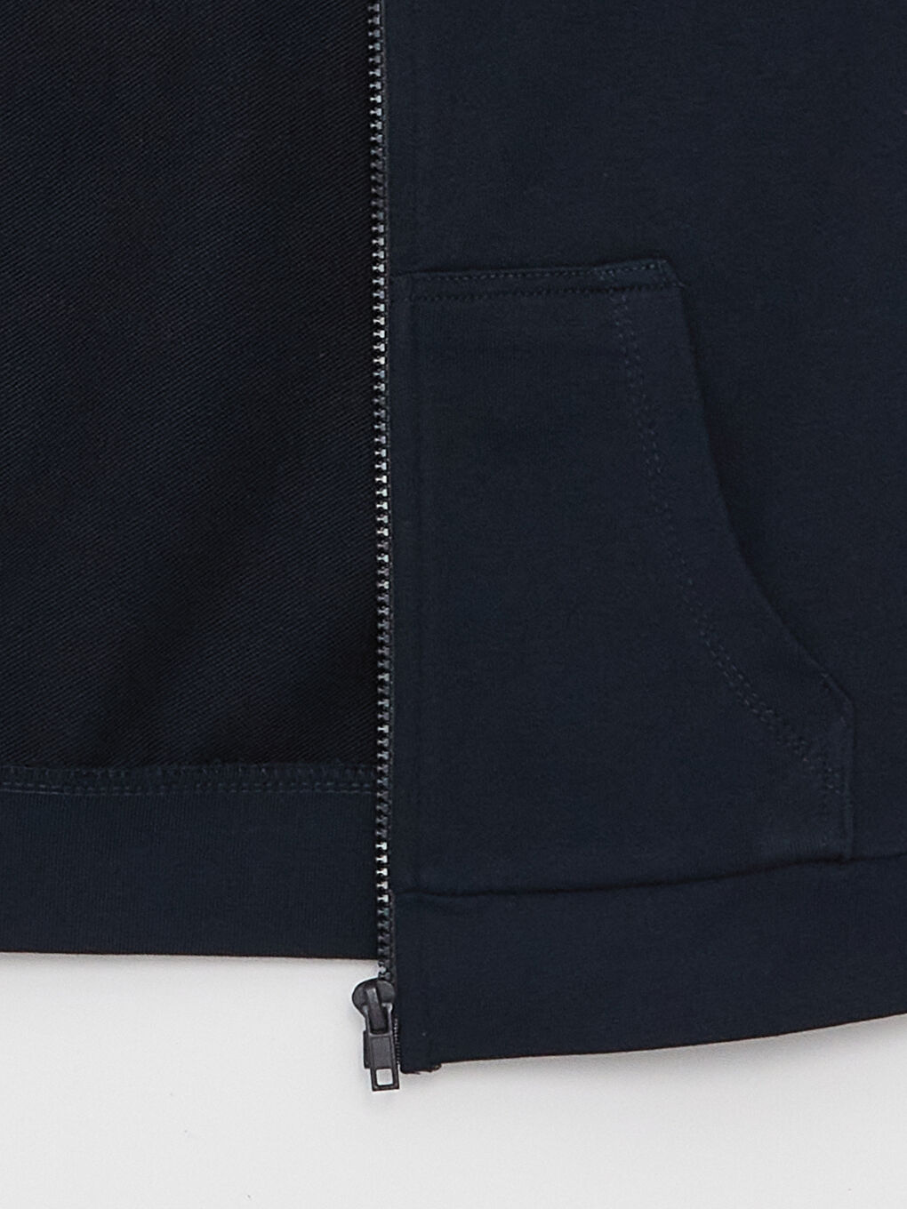 Жилет на молнии с капюшоном и принтом для мальчика-3