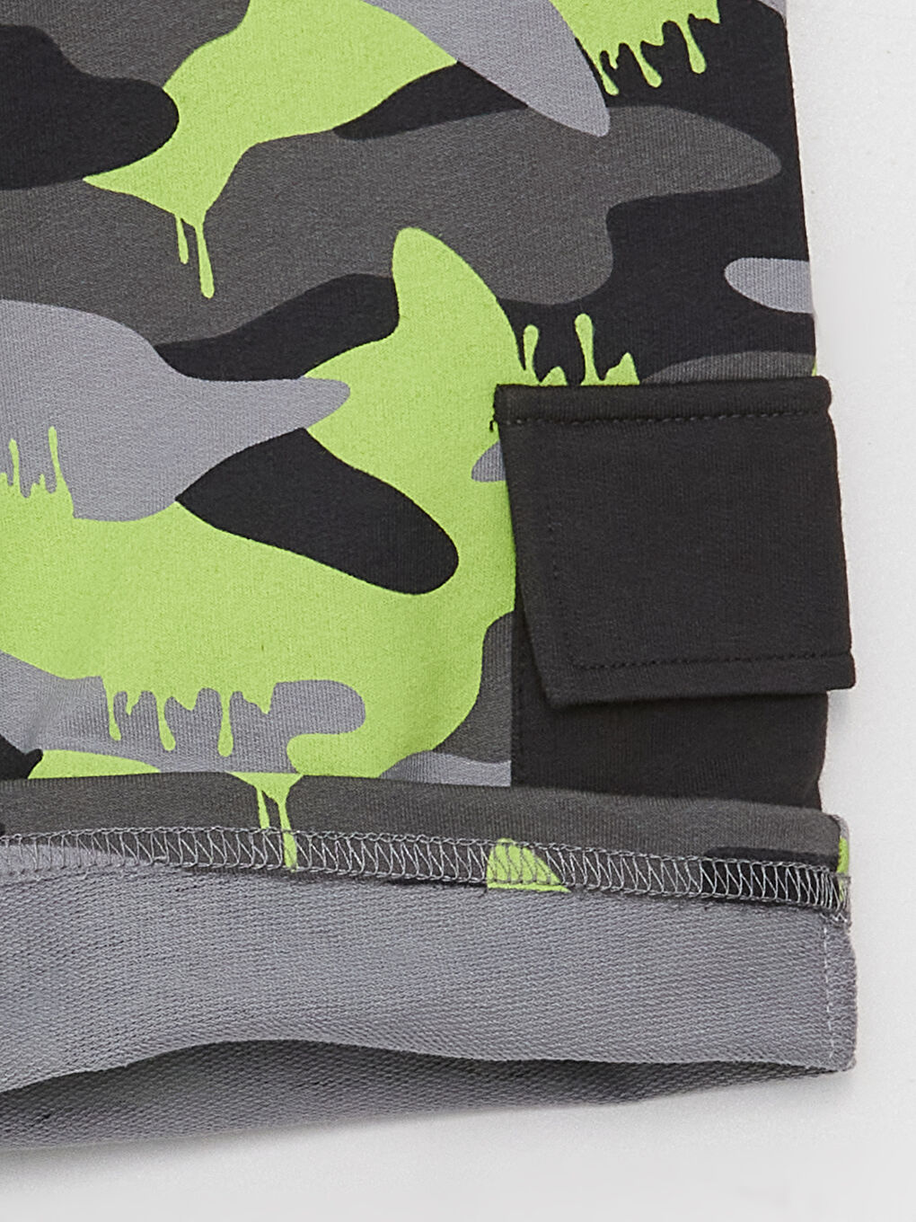 Short Cargo Garçon Imprimé Camouflage à Taille Élastique-2