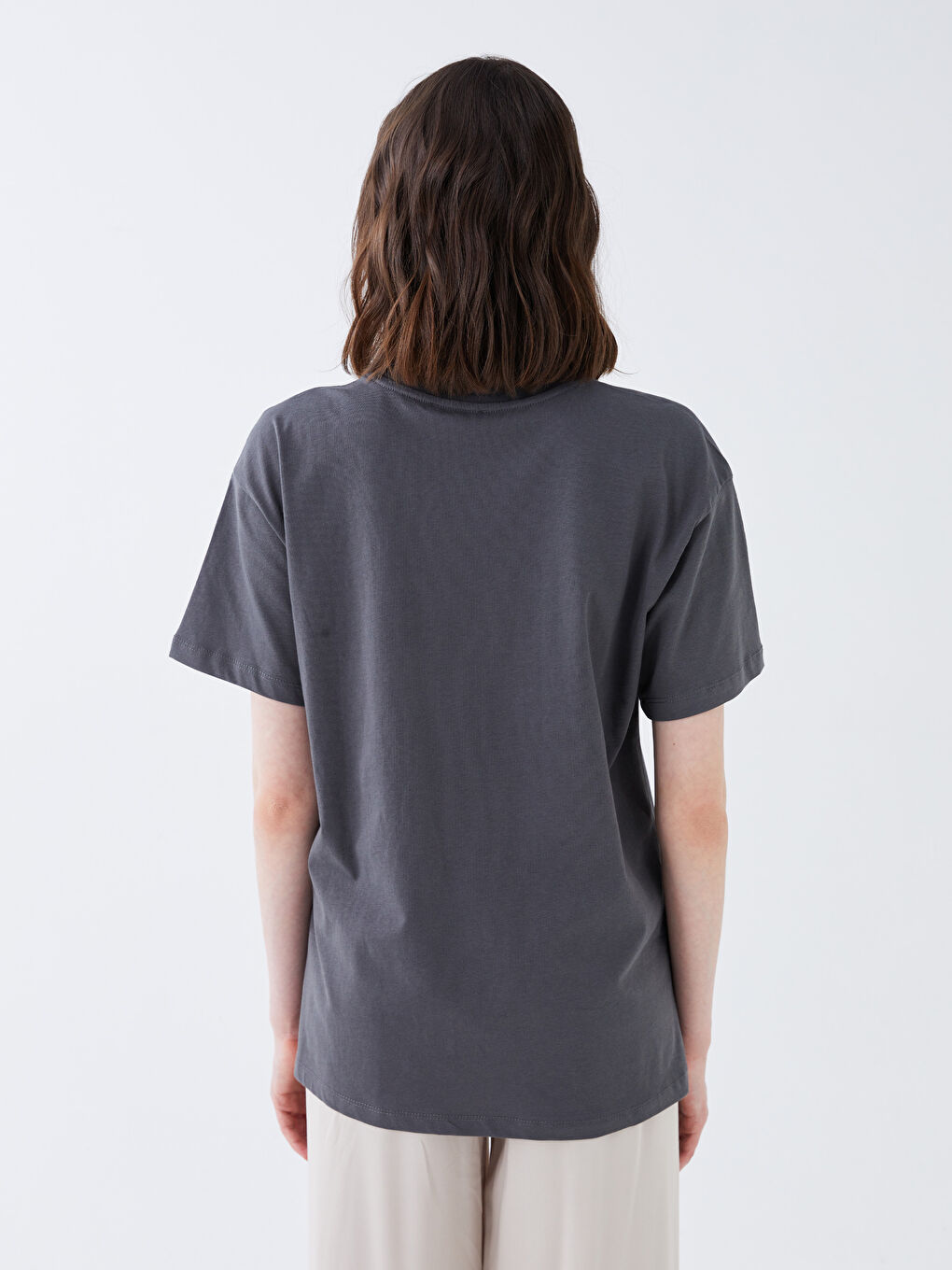 Antrasit Bisiklet Yaka Baskılı Kısa Kollu Kadın Tişört-4