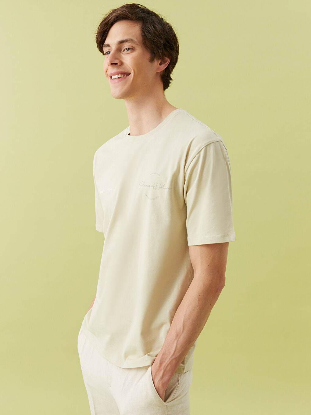 Bej Bisiklet Yaka Kısa Kollu Baskılı Penye Erkek Tişört