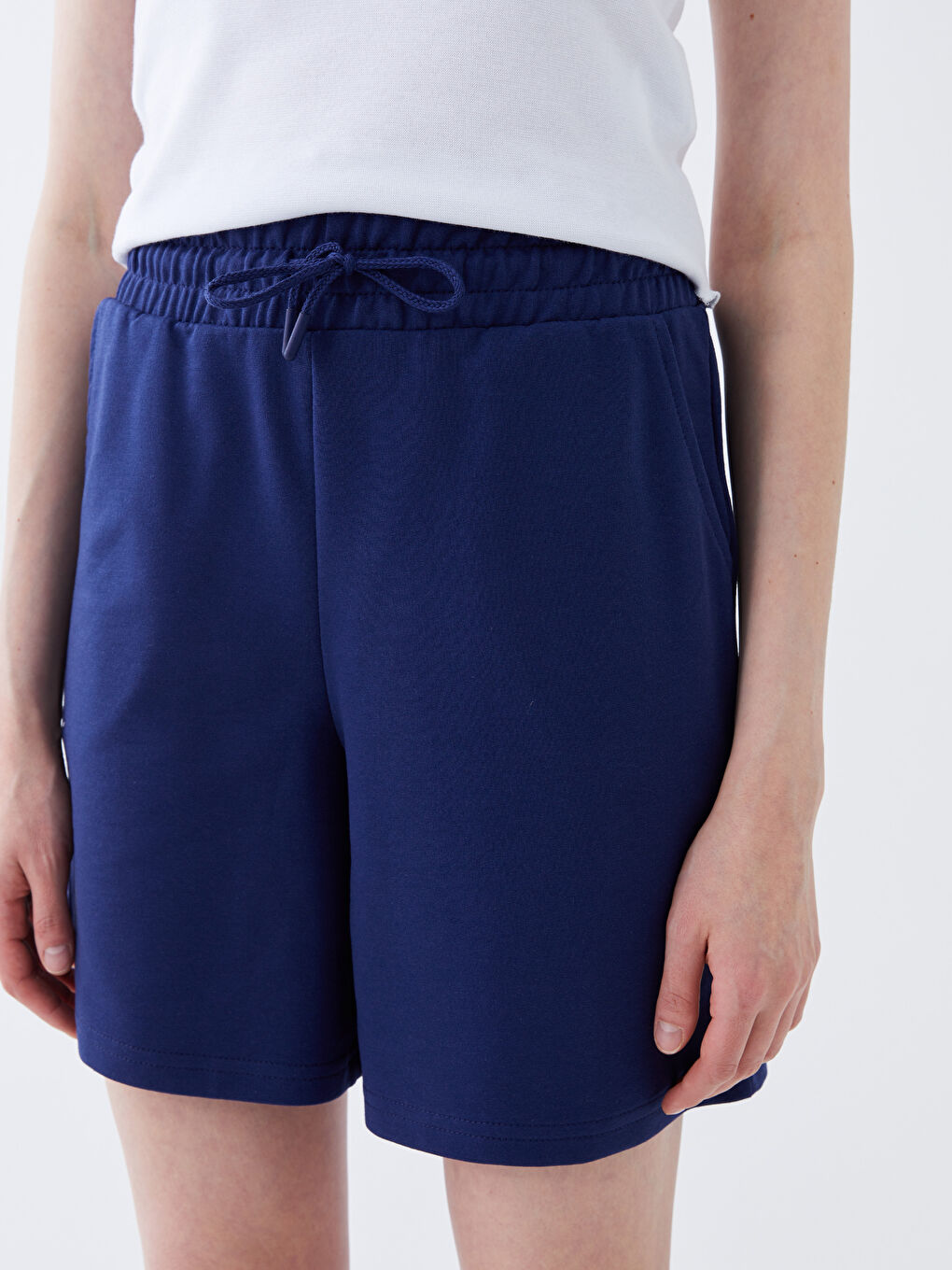 XSIDE Damen Shorts mit Elastischem Bund und Taschen-Details -S3G134Z8-R3X