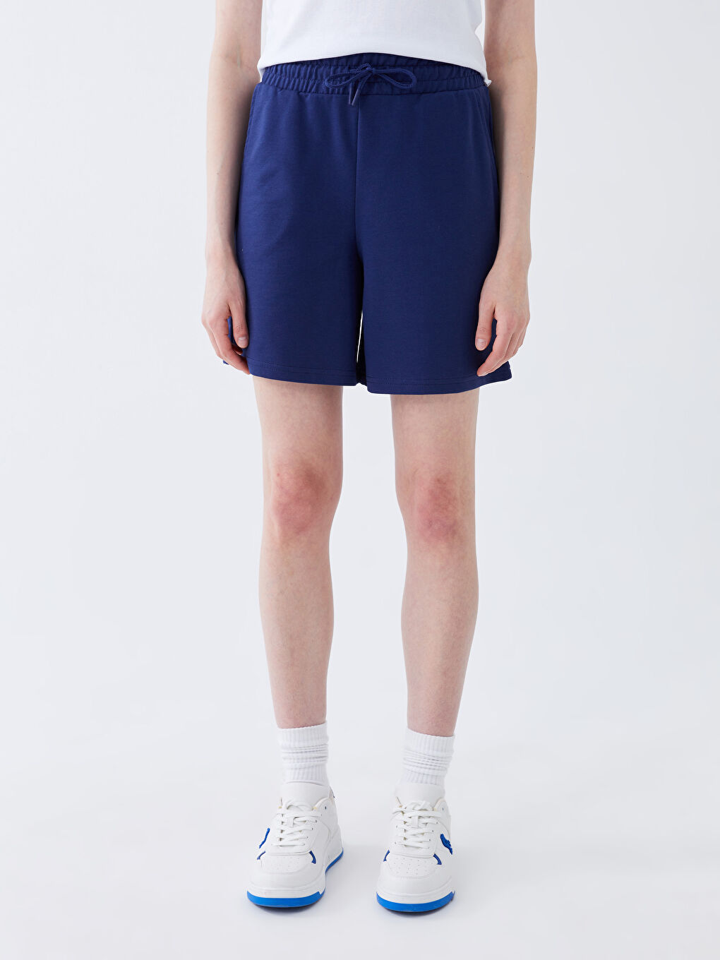 XSIDE Damen Shorts mit Elastischem Bund und Taschen-Details -S3G134Z8-R3X