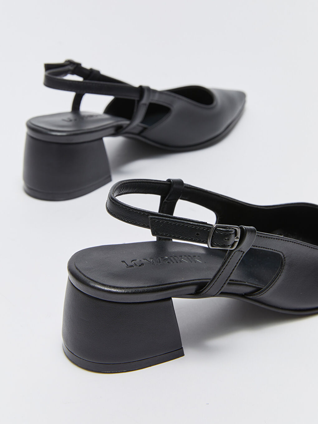 Siyah Sivri Burun Kadın Topuklu Ayakkabı-4