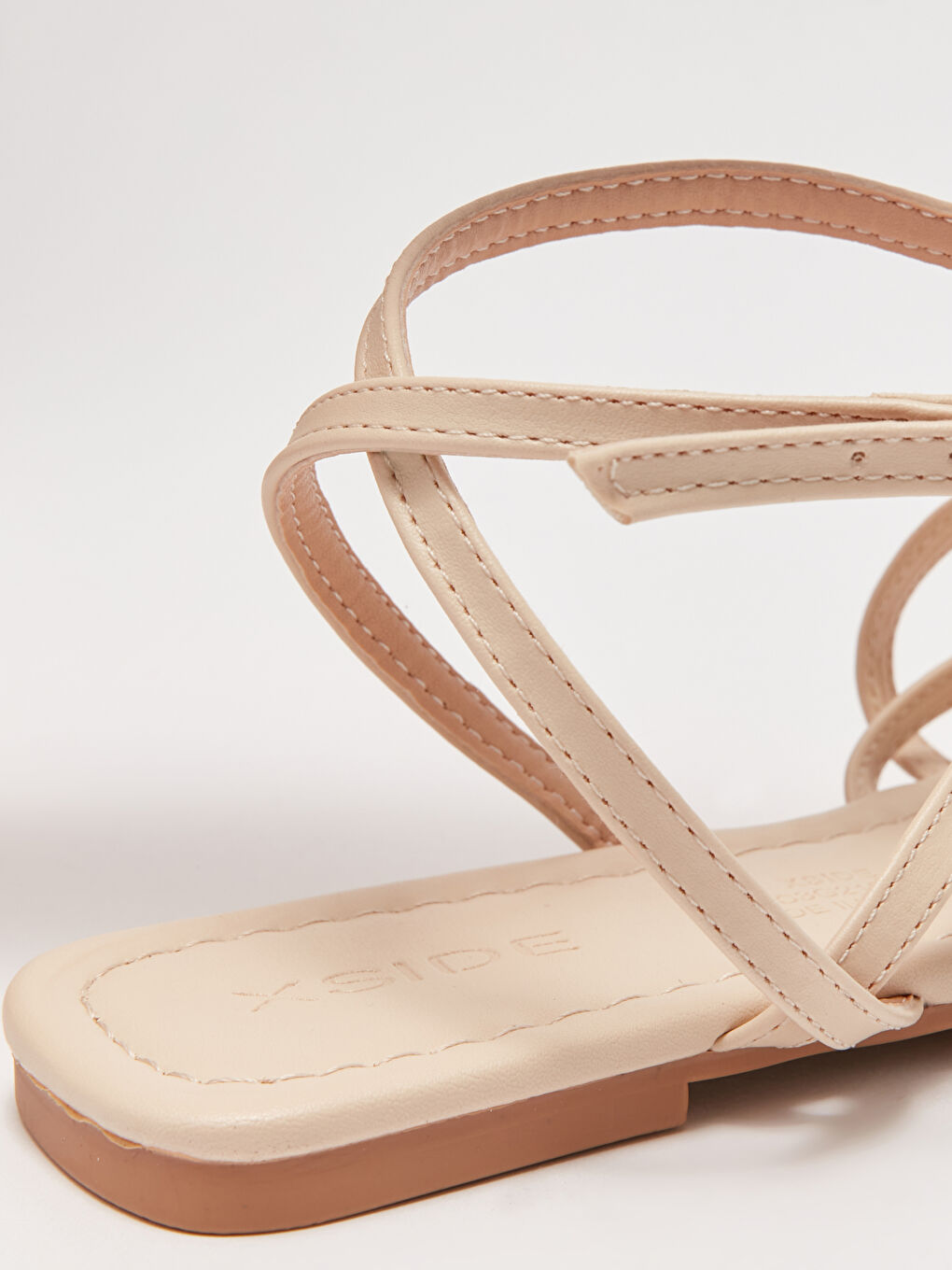 Bej Çapraz Bantlı Kadın Sandalet-4