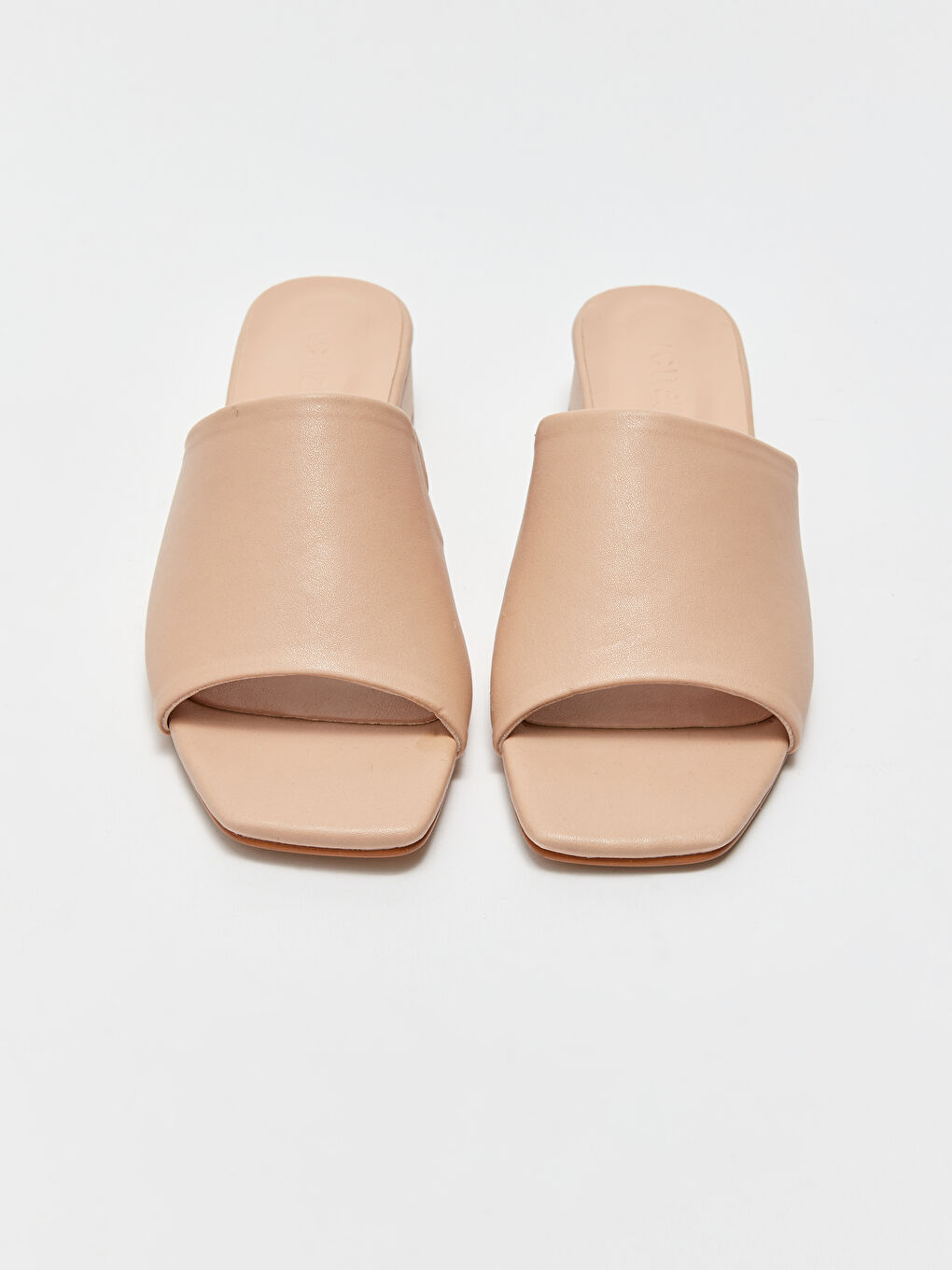 Bej Deri Görünümlü Topuklu Kadın Terlik-2