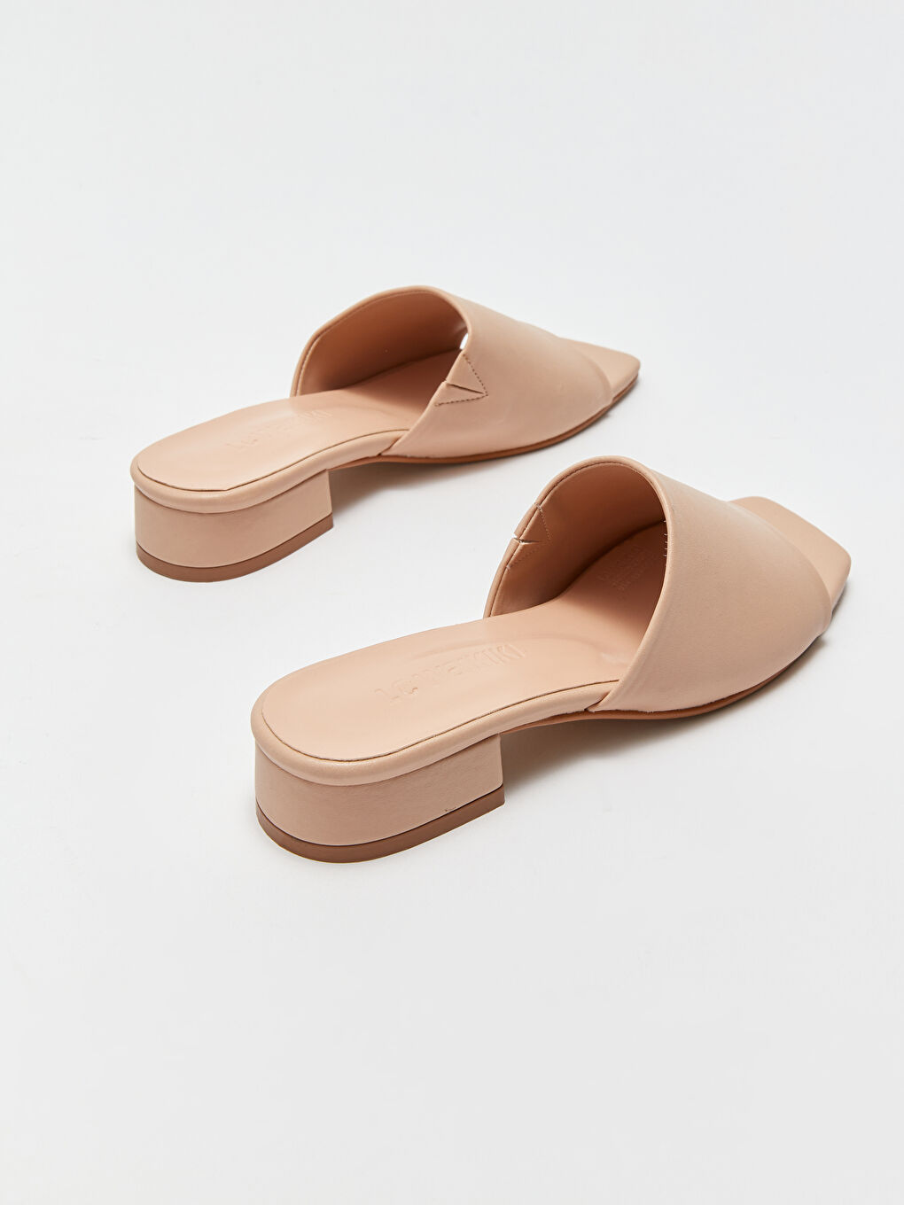 Bej Deri Görünümlü Topuklu Kadın Terlik-4