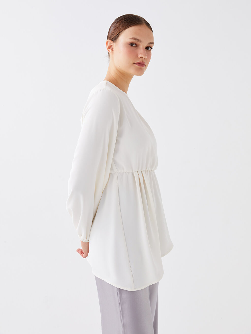 Ekru Bisiklet Yaka Düz Uzun Kollu Krep Kadın Tunik-1