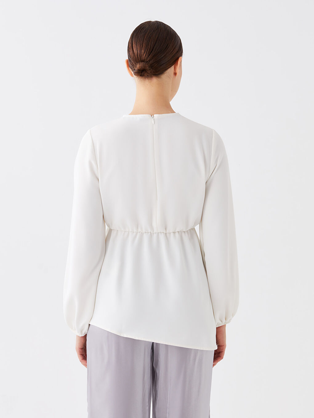 Ekru Bisiklet Yaka Düz Uzun Kollu Krep Kadın Tunik-4