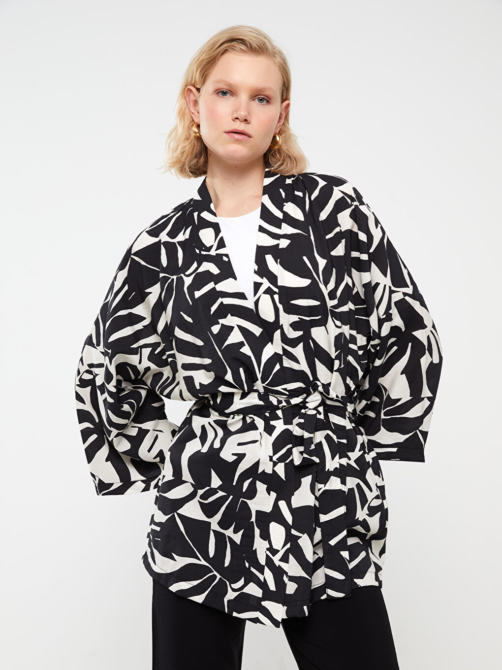 Siyah Şal Yaka Desenli Oversize Kadın Kimono-1