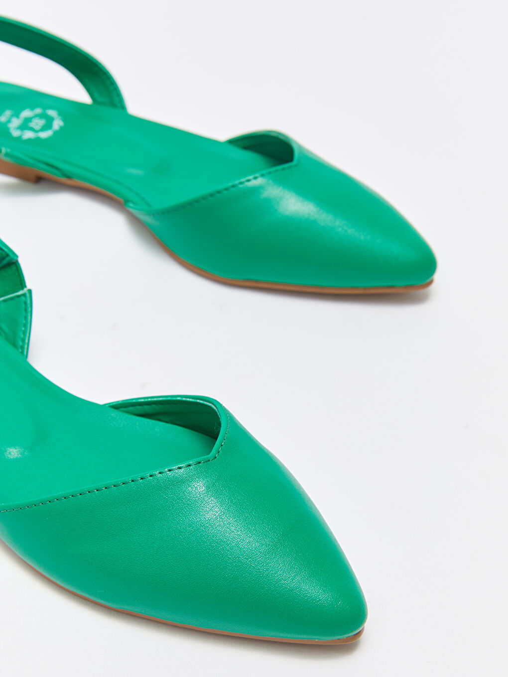 Yeşil Deri Görünümlü Sivri Burun Kadın Babet-6