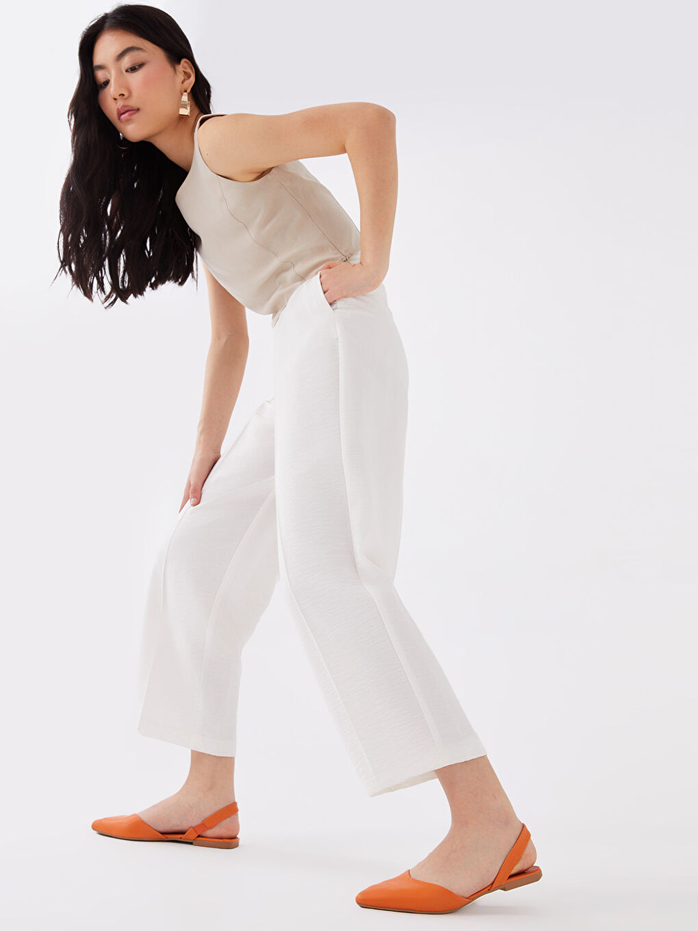 Turuncu Deri Görünümlü Sivri Burun Kadın Babet