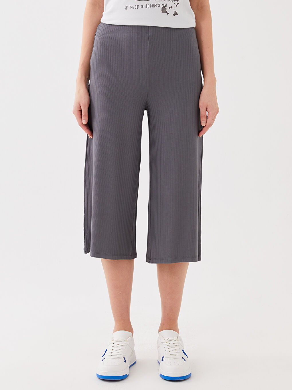 Antrasit Kadın Standart Fit Düz Kapri-2