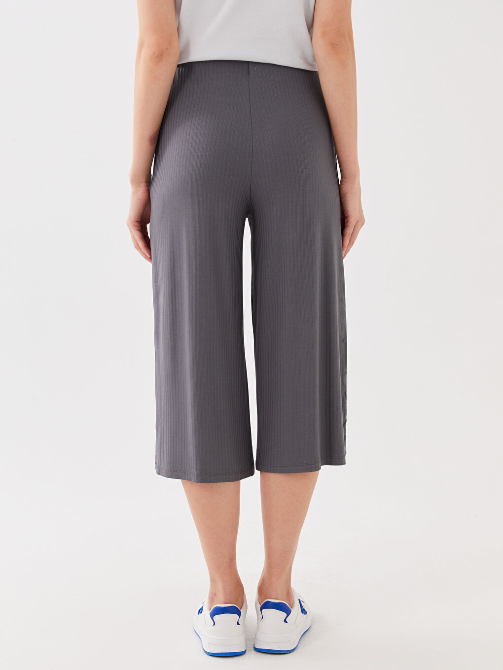 Antrasit Kadın Standart Fit Düz Kapri-4