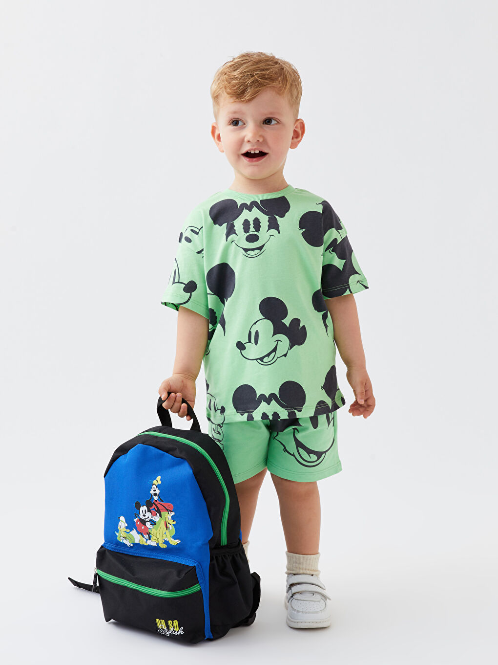 Siyah Mickey Mouse ve Arkadaşları Baskılı Erkek Çocuk Sırt Çantası-1