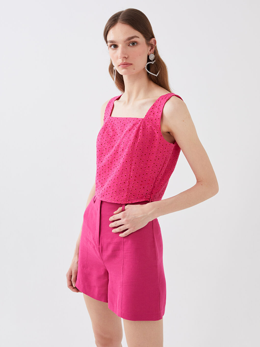 Pembe Kare Yaka Kendinden Desenli Brode Crop Kadın Bluz