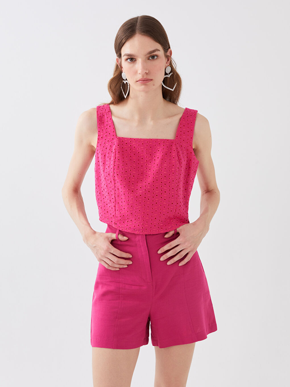 Pembe Kare Yaka Kendinden Desenli Brode Crop Kadın Bluz-1