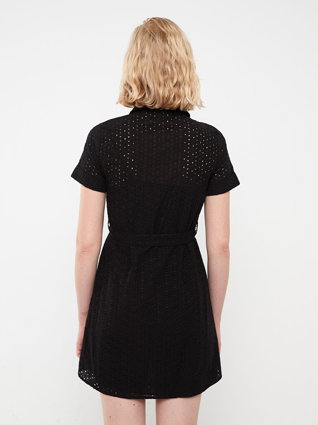 Siyah Gömlek Yaka Kendinden Desenli Kısa Kollu Brode Kadın Elbise-4