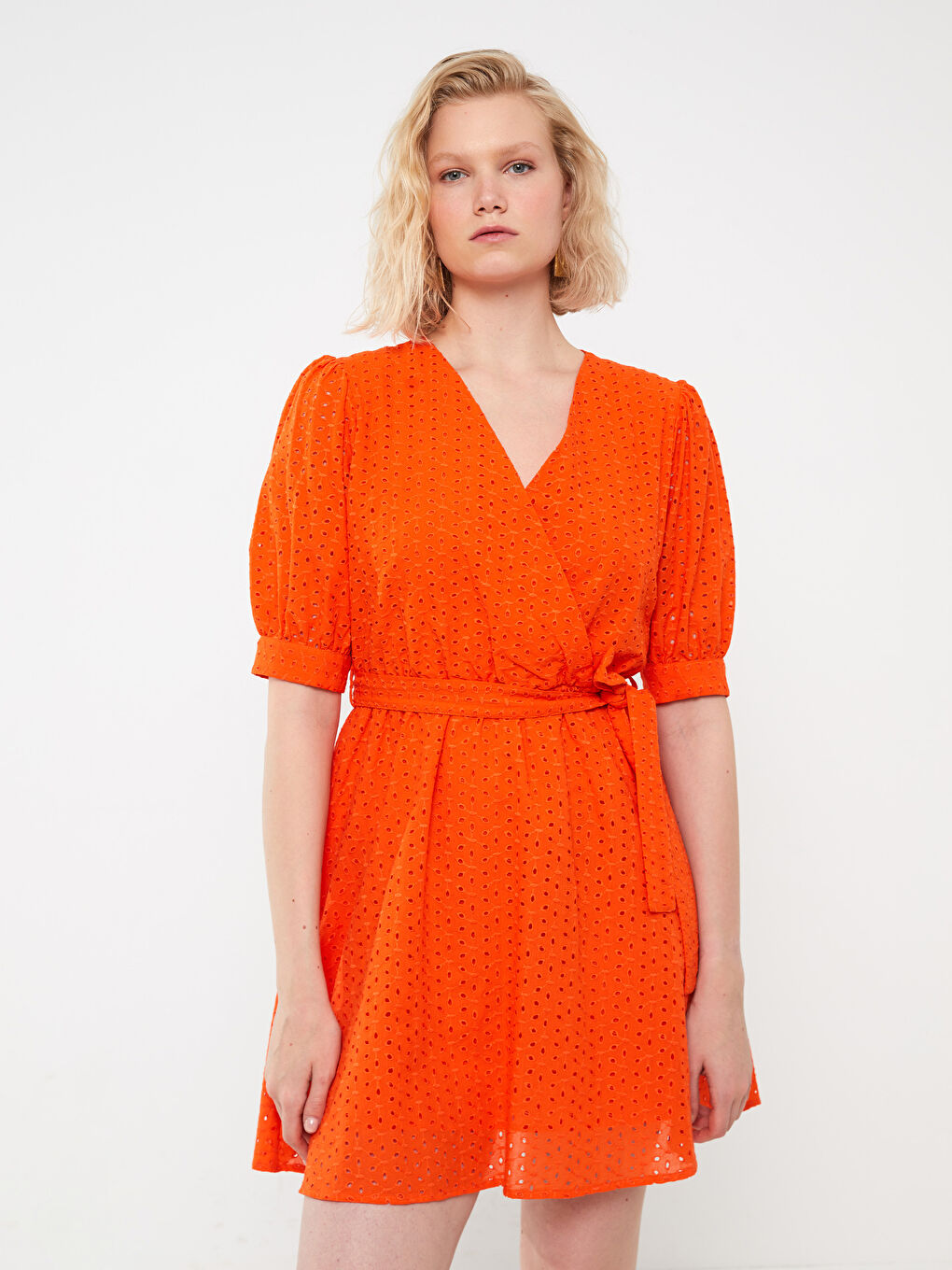 Turuncu Kruvaze Yaka Kendinden Desenli Kısa Kollu Brode Kadın Elbise-2