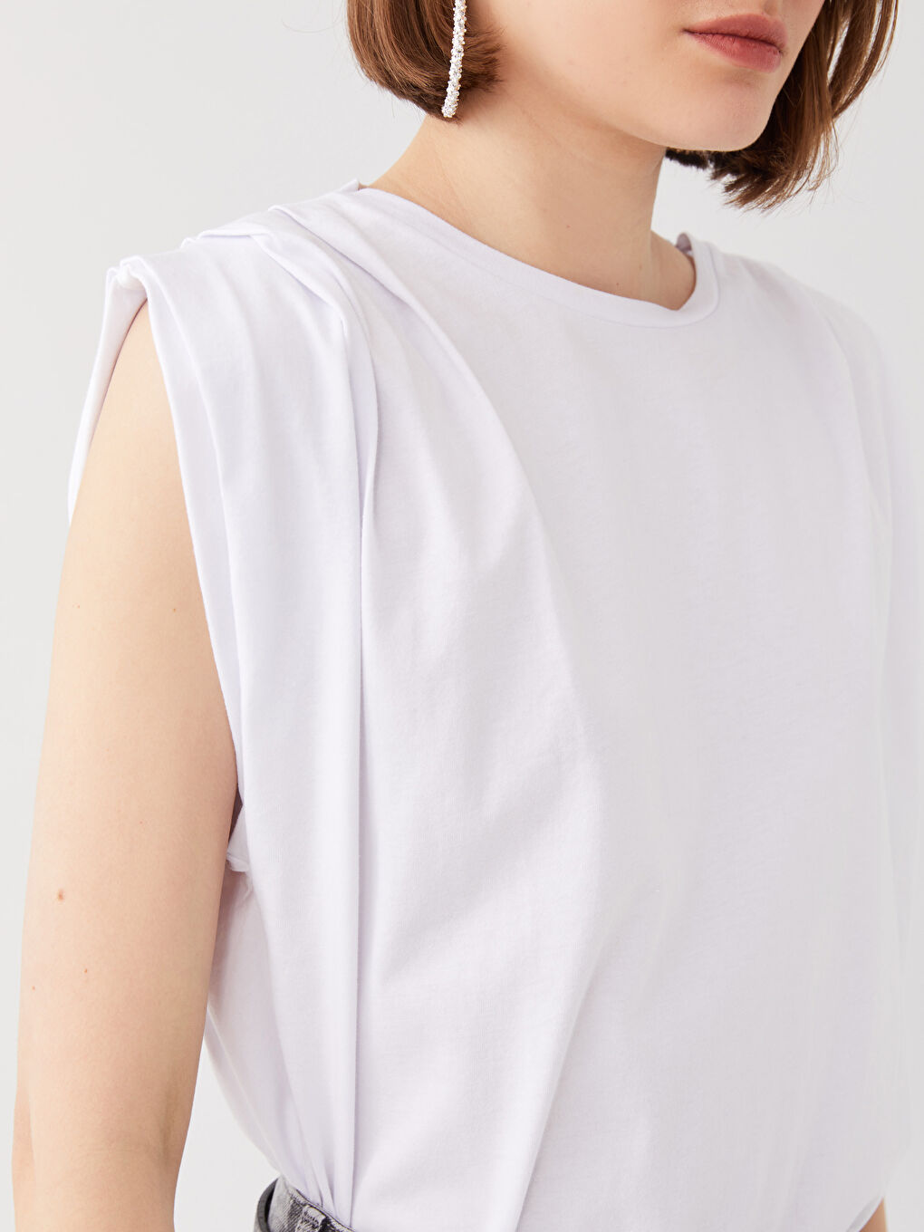 Beyaz Kadın Bisiklet Yaka Düz Atlet-3