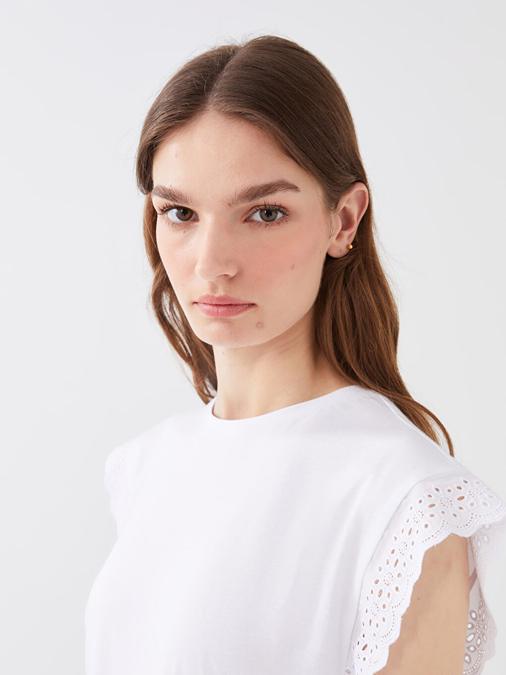 Beyaz Bisiklet Yaka Düz Kısa Kollu Kadın Bluz-1