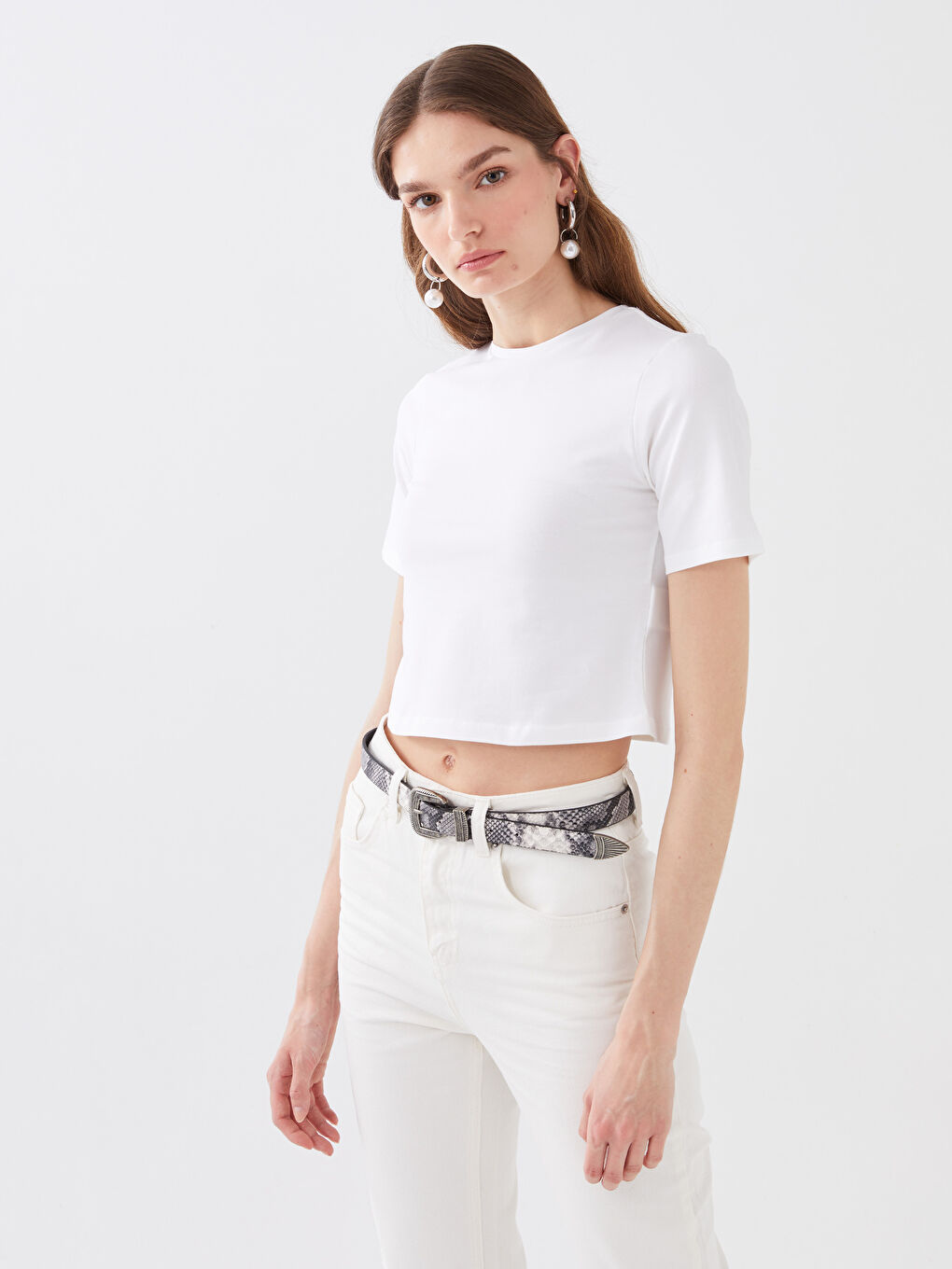 Beyaz Bisiklet Yaka Düz Kısa Kollu Kadın Crop