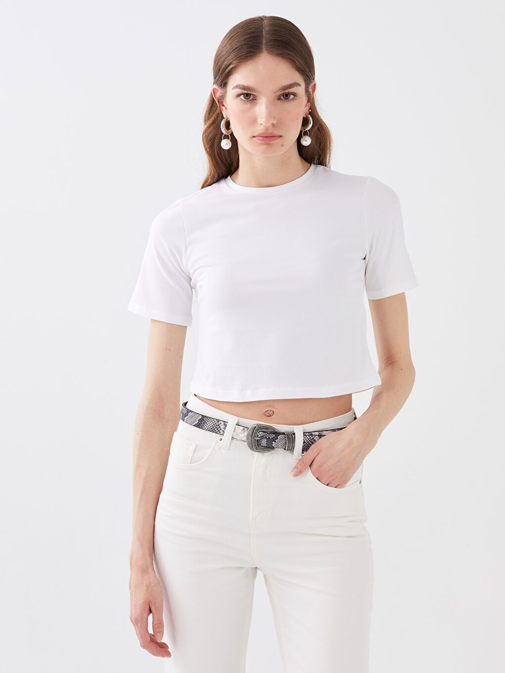 Beyaz Bisiklet Yaka Düz Kısa Kollu Kadın Crop-1