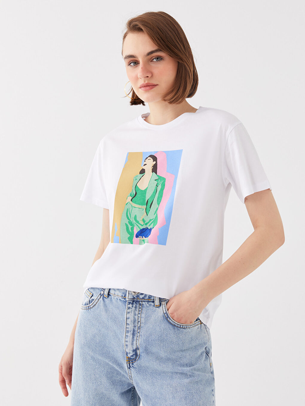 Beyaz Bisiklet Yaka Baskılı Kısa Kollu Kadın Tişört