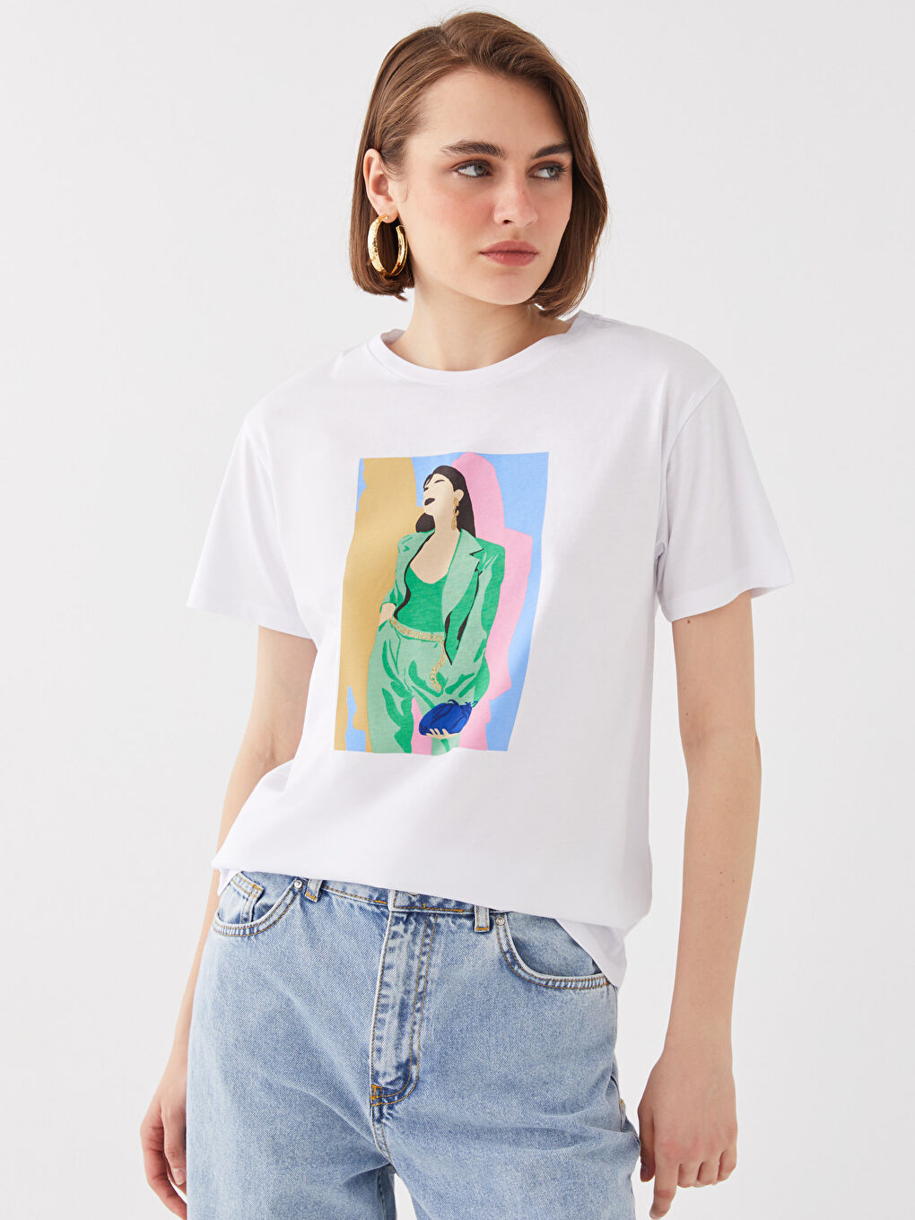 Beyaz Bisiklet Yaka Baskılı Kısa Kollu Kadın Tişört-1