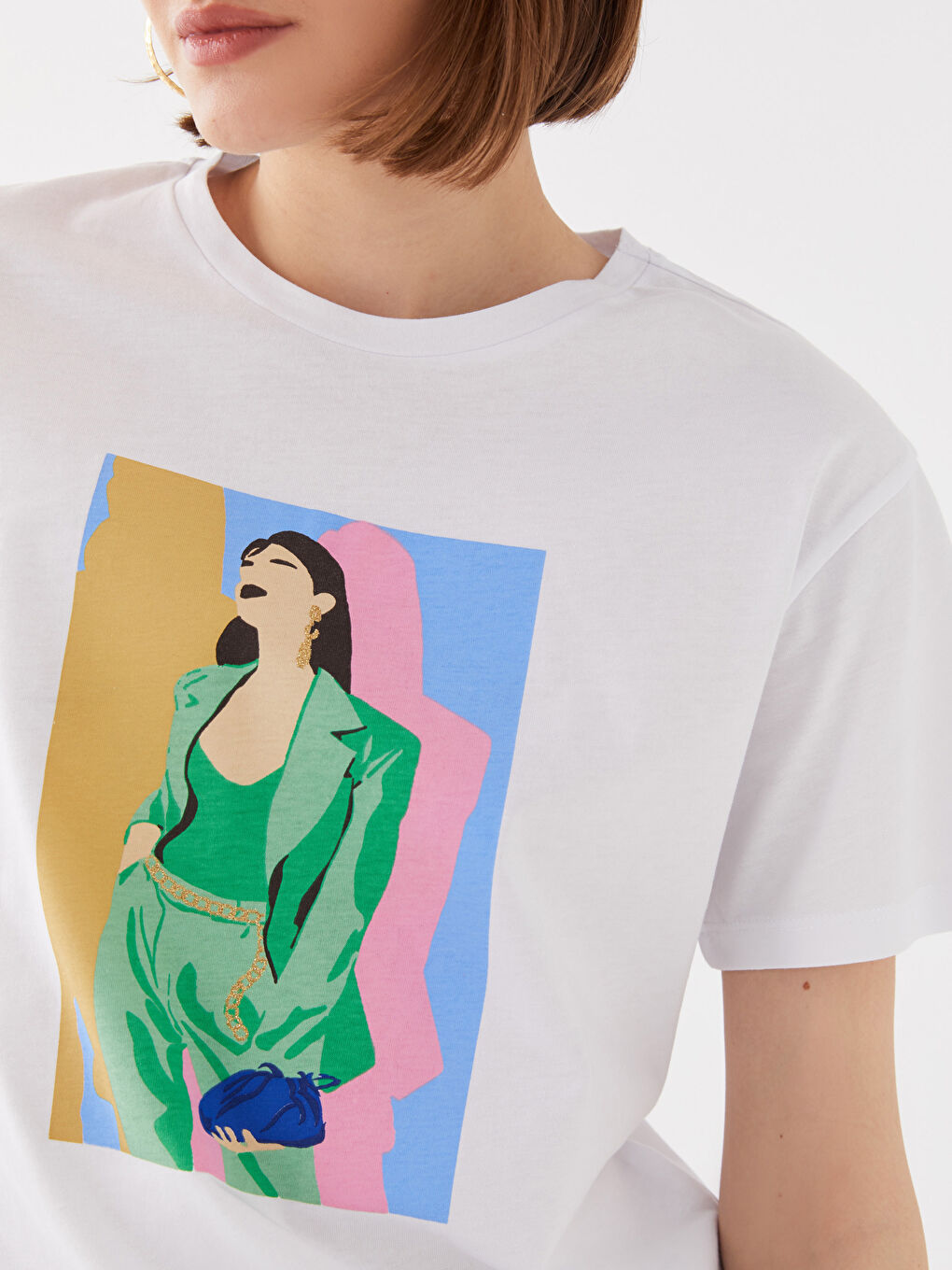 Beyaz Bisiklet Yaka Baskılı Kısa Kollu Kadın Tişört-3