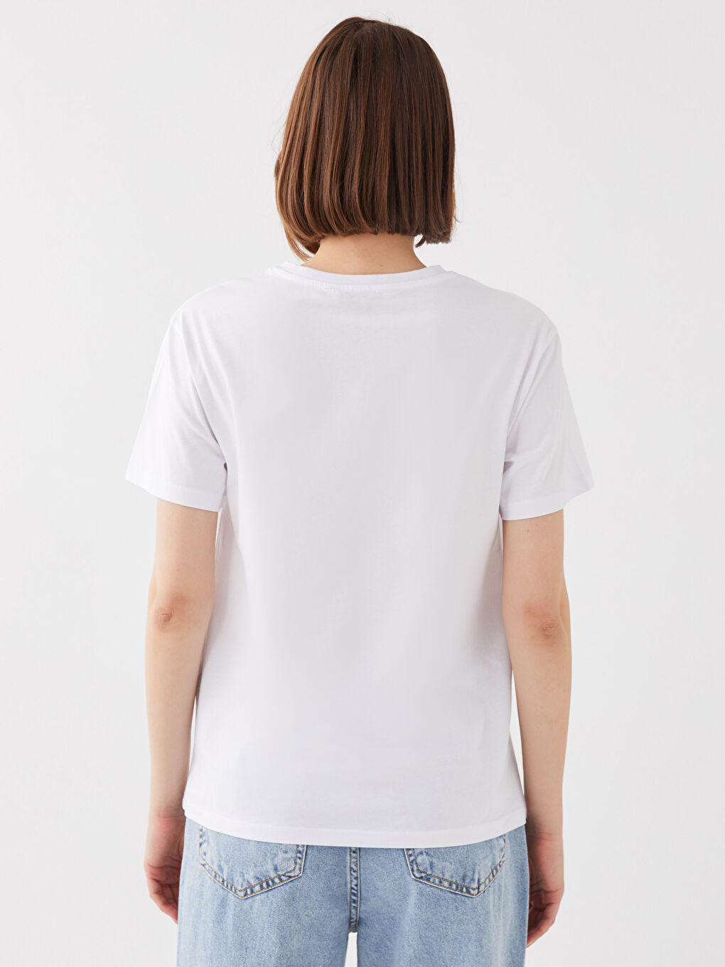 Beyaz Bisiklet Yaka Baskılı Kısa Kollu Kadın Tişört-4