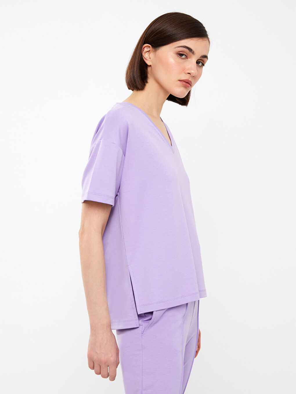 Lila V Yaka Düz Kısa Kollu Kadın Tişört