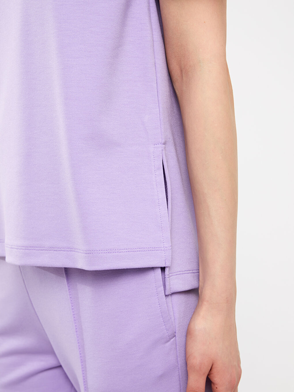 Lila V Yaka Düz Kısa Kollu Kadın Tişört-4