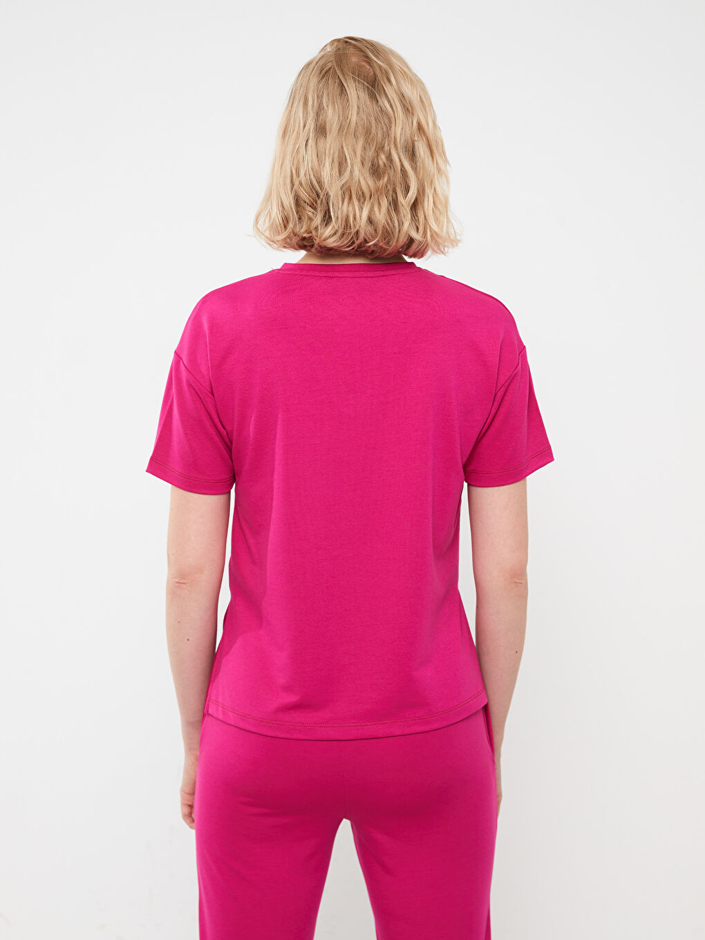 Fuşya V Yaka Düz Kısa Kollu Kadın Tişört-4
