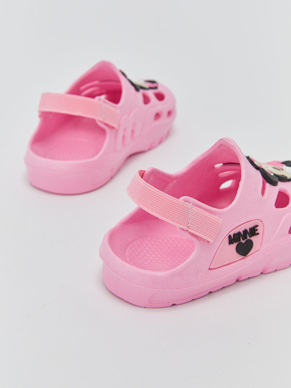 Sandale de plage pour bébé fille avec patch Minnie Mouse détaillé-4