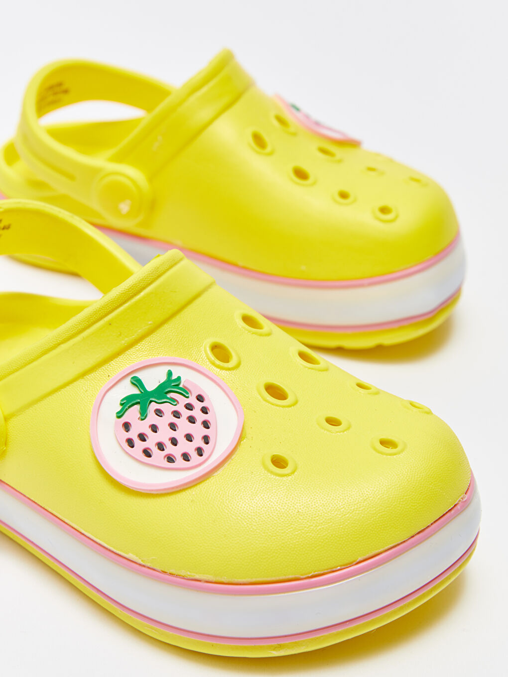 Sarı Tabanı Işıklı Kız Bebek Sandalet-3