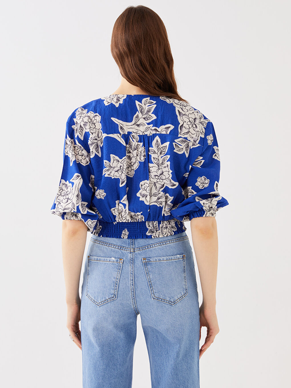 Mavi V Yaka Çiçekli Balon Kollu Crop Kadın Bluz-4