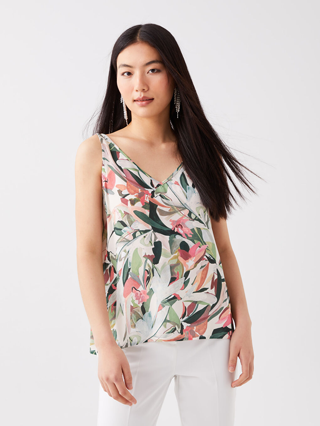 Karışık V Yaka Çiçekli Kadın Bluz