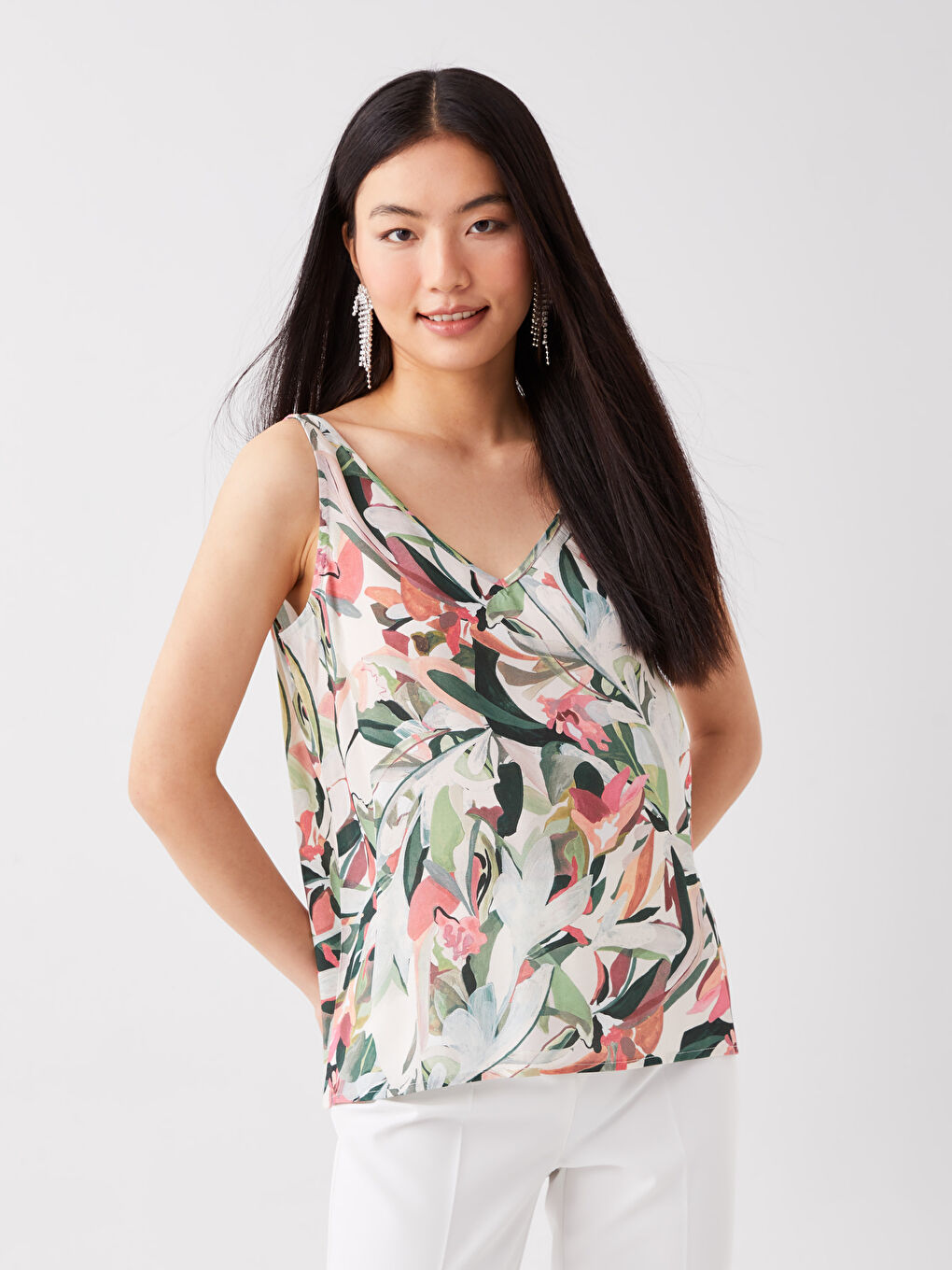 Karışık V Yaka Çiçekli Kadın Bluz-1