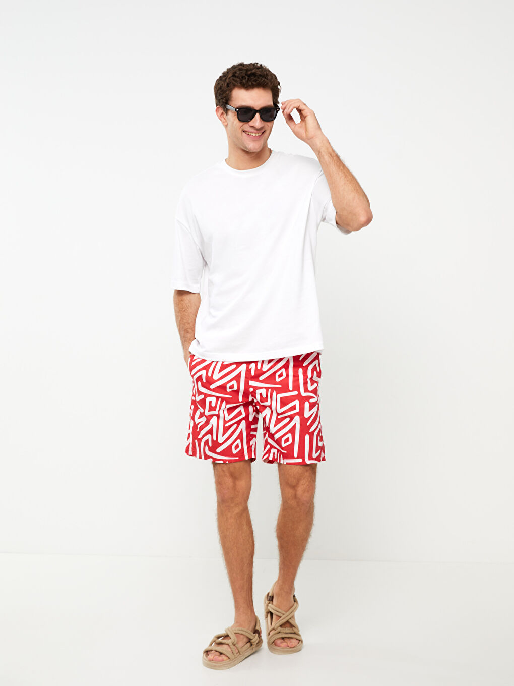Kırmızı Kısa Boy Desenli Erkek Deniz Şortu