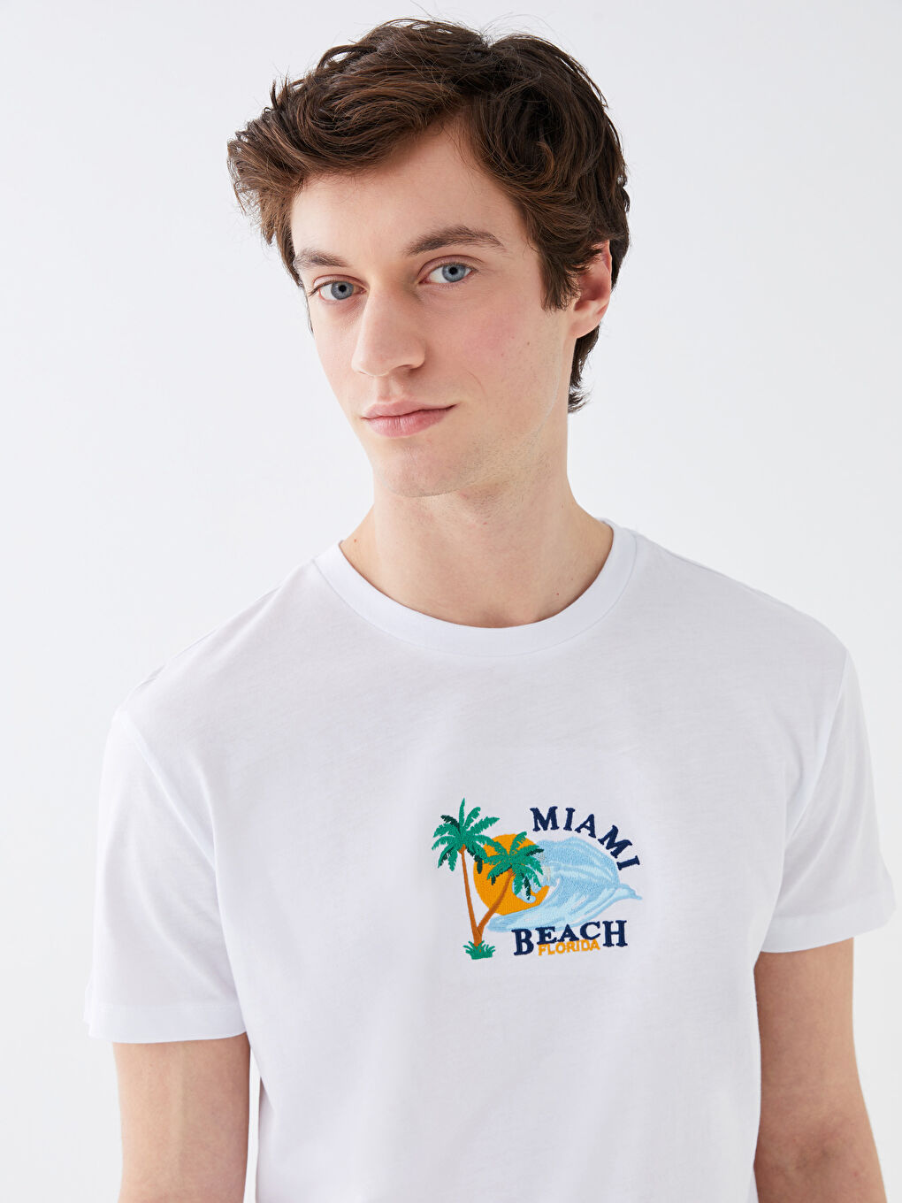 Beyaz Bisiklet Yaka Kısa Kollu Baskılı Penye Erkek Tişört