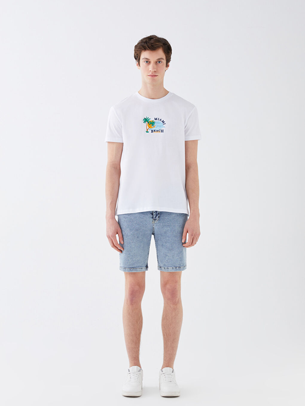 Beyaz Bisiklet Yaka Kısa Kollu Baskılı Penye Erkek Tişört-2