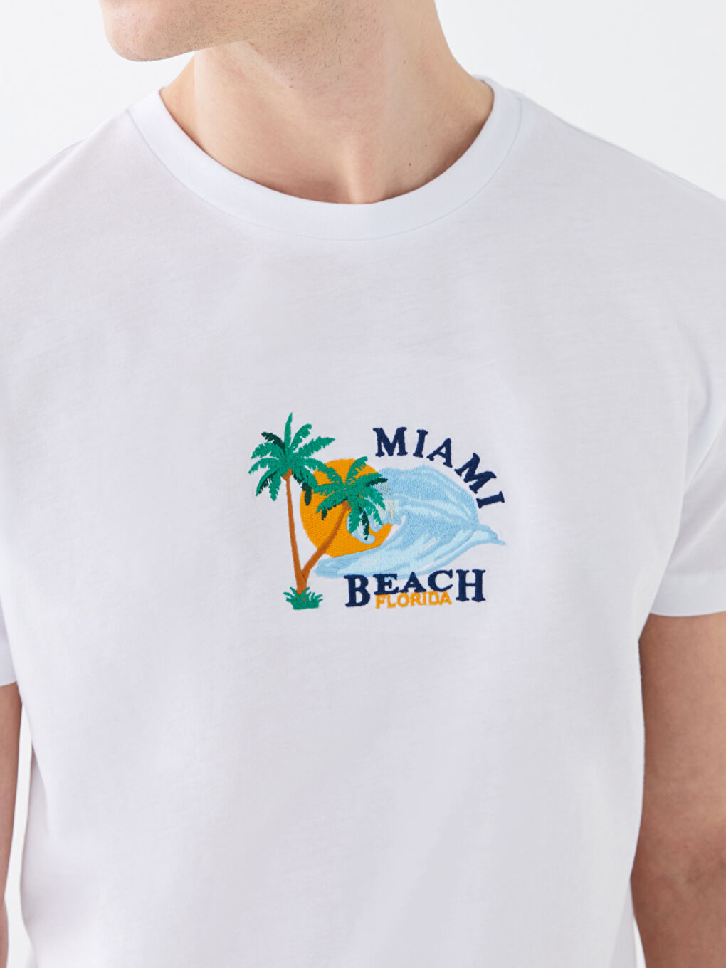 Beyaz Bisiklet Yaka Kısa Kollu Baskılı Penye Erkek Tişört-3