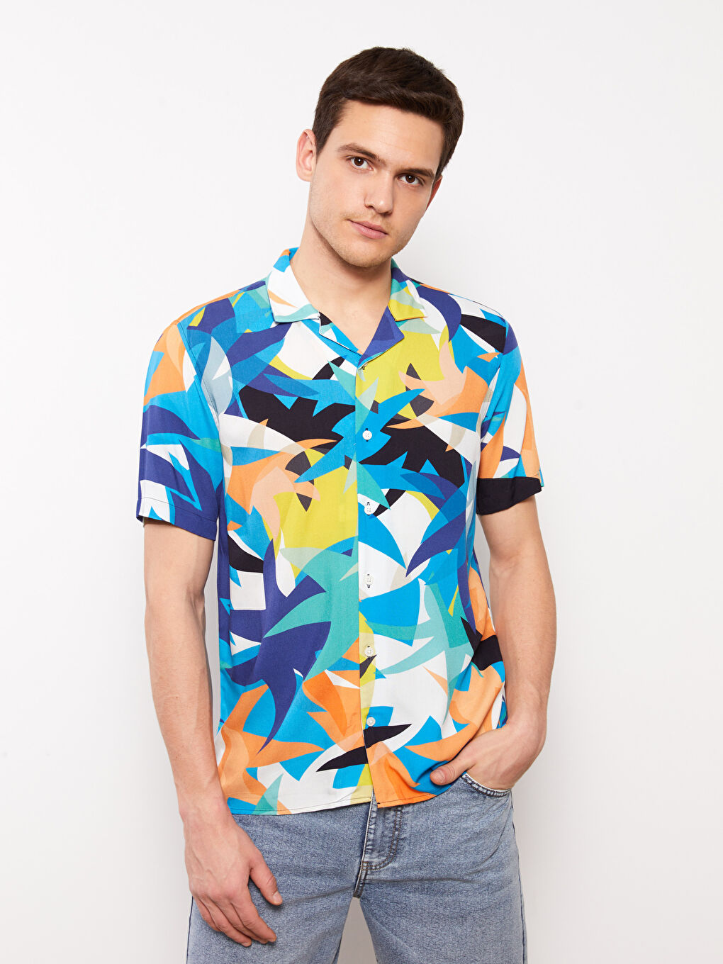 Ерлерге арналған өрнекті вискоза жейде