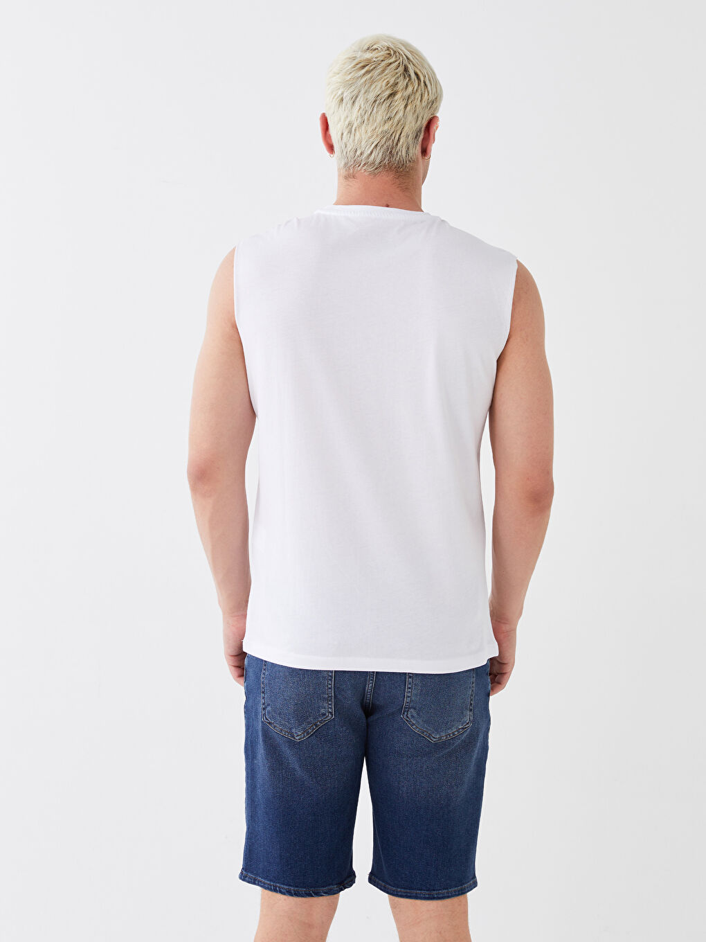 Beyaz Bisiklet Yaka Baskılı Erkek Kolsuz Tişört-4