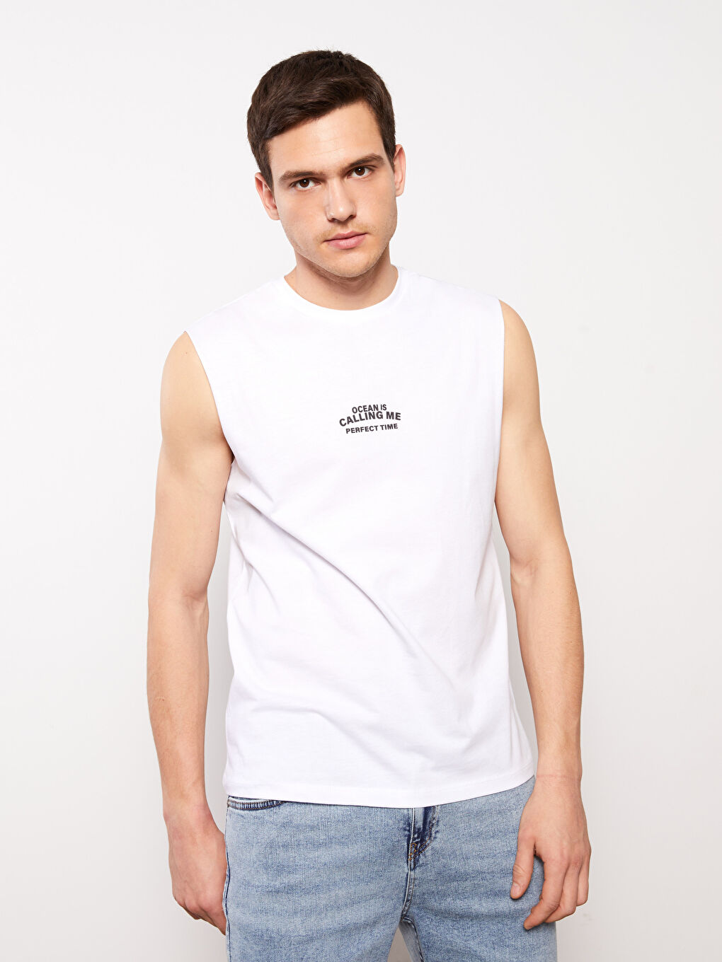 Beyaz Bisiklet Yaka Baskılı Penye Erkek Kolsuz Tişört