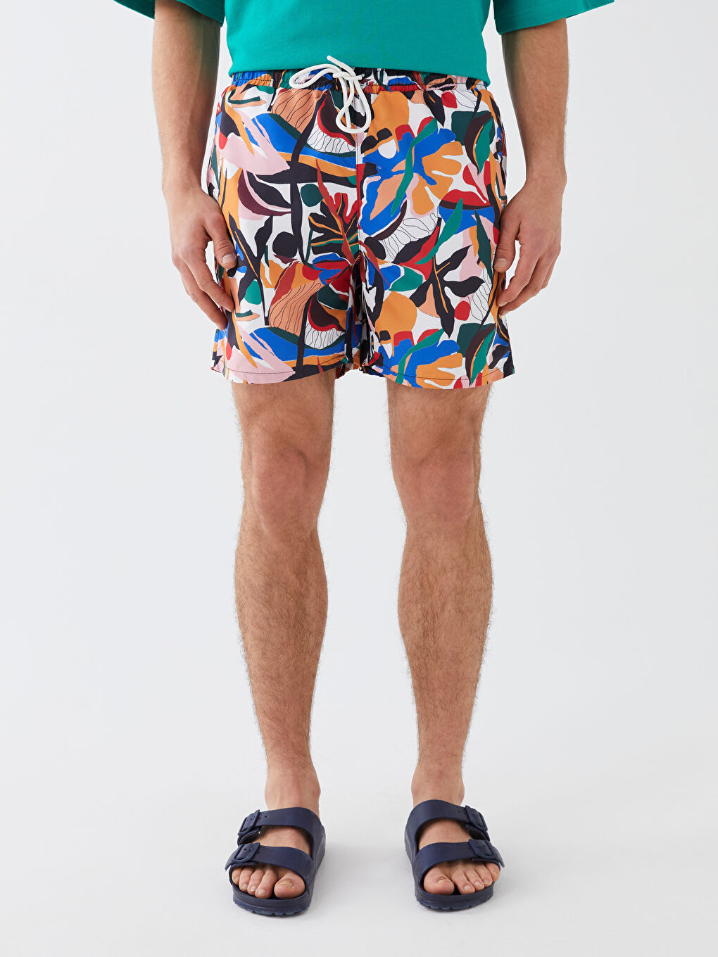 Beyaz Kısa Boy Desenli Erkek Deniz Şortu-5