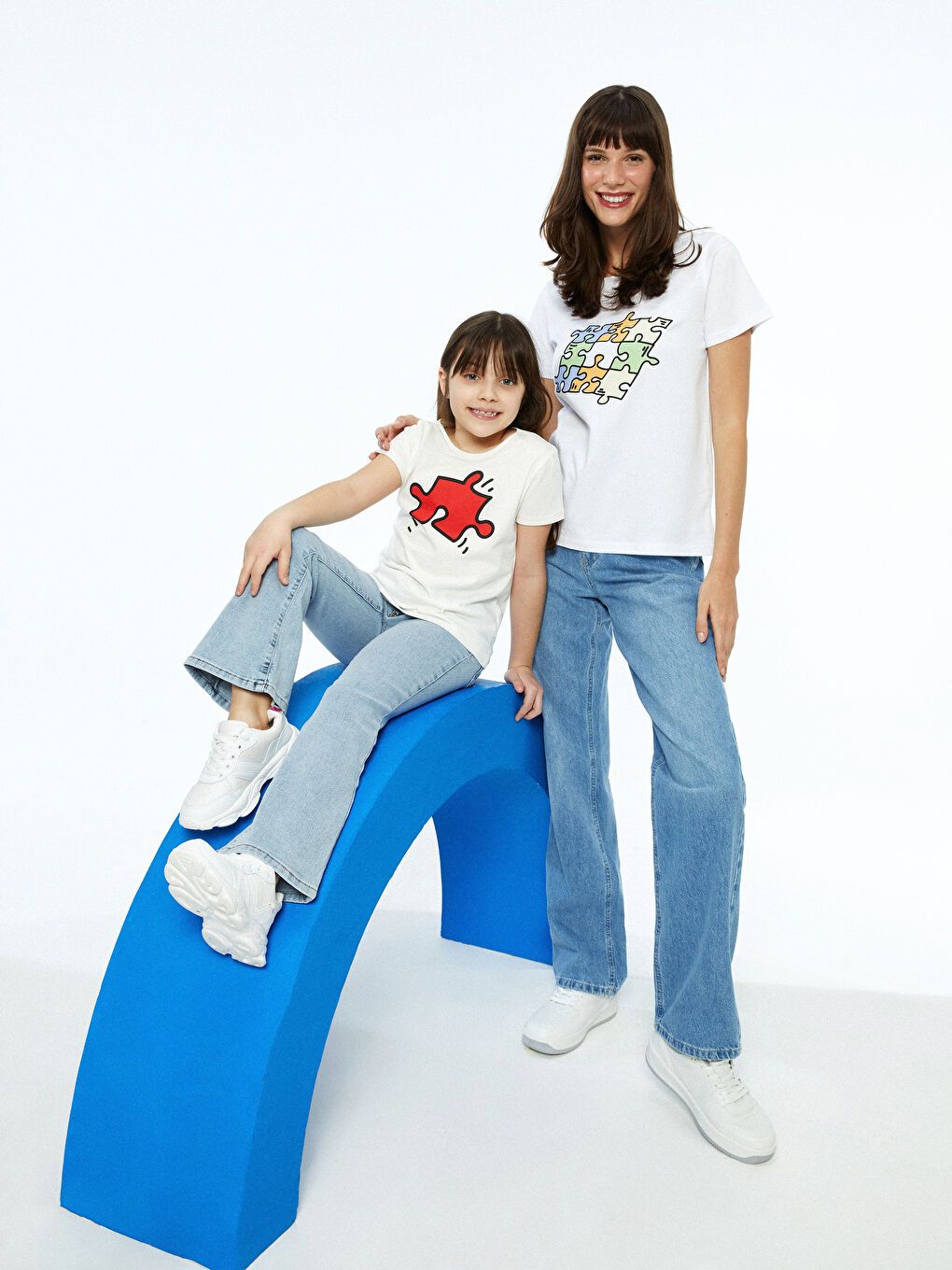 Beyaz Bisiklet Yaka Baskılı Kısa Kollu Kadın Tişört Anne Kız Kombini