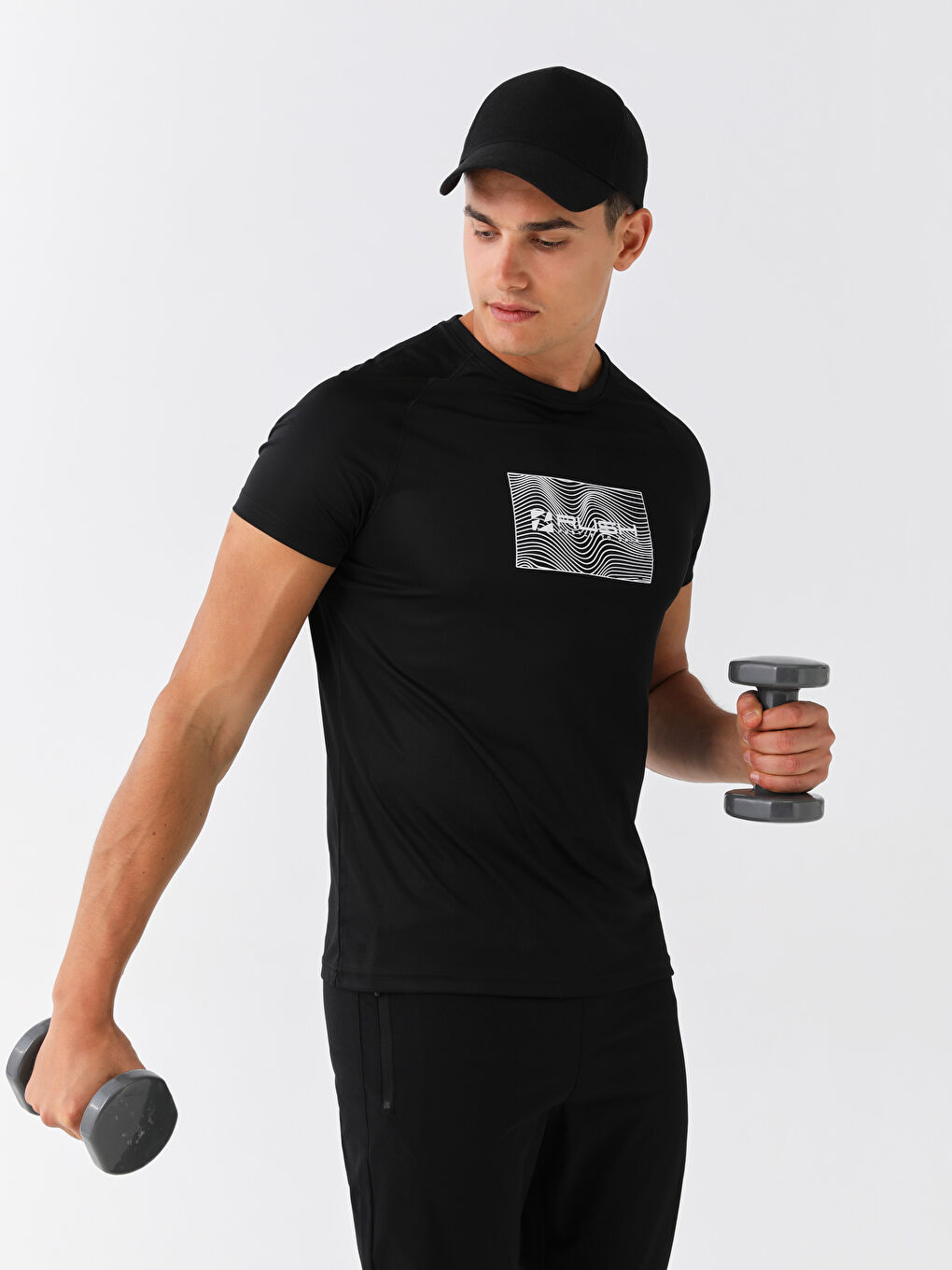 Siyah Bisiklet Yaka Kısa Kollu Baskılı Erkek Tişört