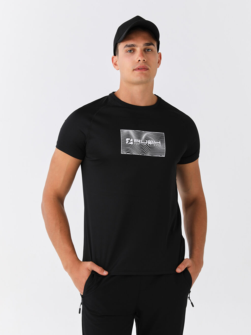 Siyah Bisiklet Yaka Kısa Kollu Baskılı Erkek Tişört-1